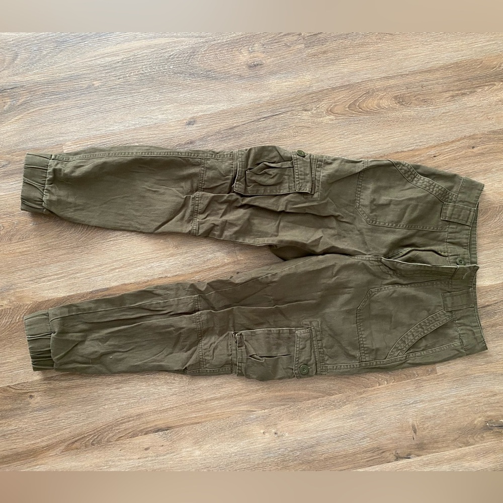 Green cargo pants